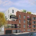 achat immobilier neuf-résidence neuve balcons fleuris arbres rue vehicules en stationnement passant avec une poussette ciel bleu