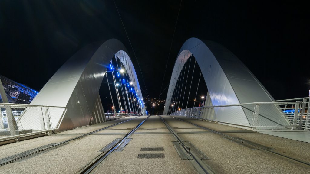 immo neuf-ligne de tramway pont nuit
