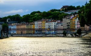 louer en airbnb est-ce rentable-vue du vieux Lyon-la Saône