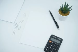 ippd-calculatrice stylo feuilles de papier
