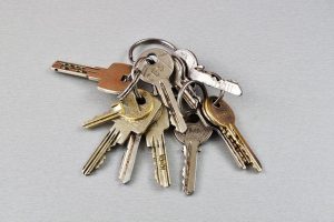 immobilier fractionné-plusieurs trousseaux de clés